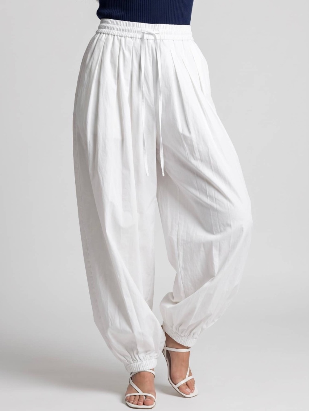 SM229 | Cotton Balloon Leg Pants – White & Charcoal